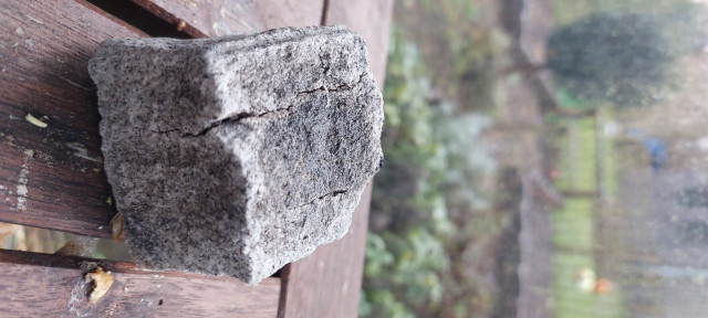 20250126_114716.jpg (2.67 MiB) 13792 mal betrachtet Beschädigter Granit