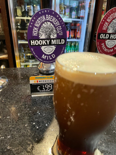 Bild2_Hook_Norton_Brewery_Hooky_Mild.jpg