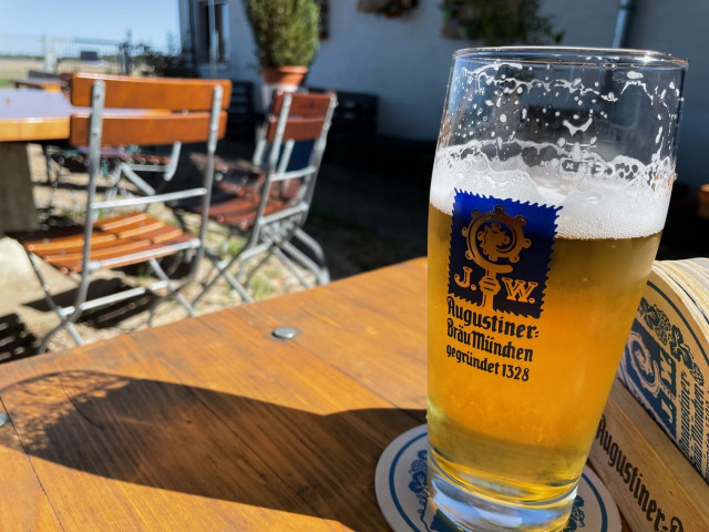 Bild2_Gustel_Hell_Flugplatz_Schleissheim.jpg