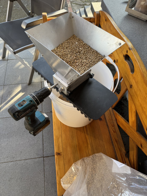 26-02-15 09-34-04 2146.jpg