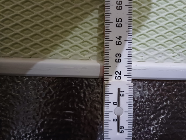 Die Tiefe ist etwa 62,5 cm