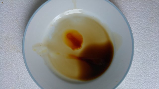 Jodprobe... Danach Abmaischen... Den Süd habe ich auch geteilt... Leider sind davon und vom Kochen keine Bilder vorhanden....der Kocher schafft es aber wallend zu kochen. Ich habe einen Teil (30L 15.5°P mit 30g VWH EastKentGoldings und einen Teil 30L mit 30g Marynka im WP... Bitterkeit habe ich mit Magnum eingestellt.