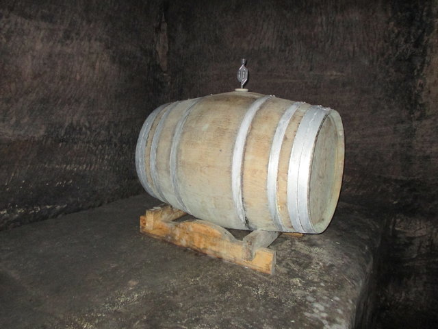 3 Felsenbräu 260.jpg (3.52 MiB) 11903 mal betrachtet Das Fass ist auch wieder schön trocken..Temperatur 11,6°C