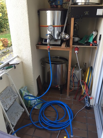 Maischkessel 70l (unten) Nachgusswasser 50l (oben)