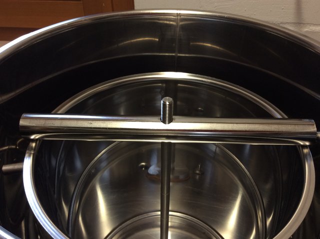 image.jpeg (1.03 MiB) 16260 mal betrachtet Blick in den BM 20 auf den Niederhalter