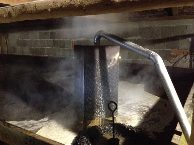 Kommunbrauen_10_InsKühlschiff.JPG (474.4 KiB) 16697 mal betrachtet Die Würze strömt ins Kühlschiff