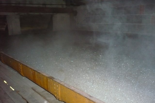 Kommunbrauen_11_Kühlschiff.JPG (567.5 KiB) 16697 mal betrachtet Das Kühlschiff ist voll