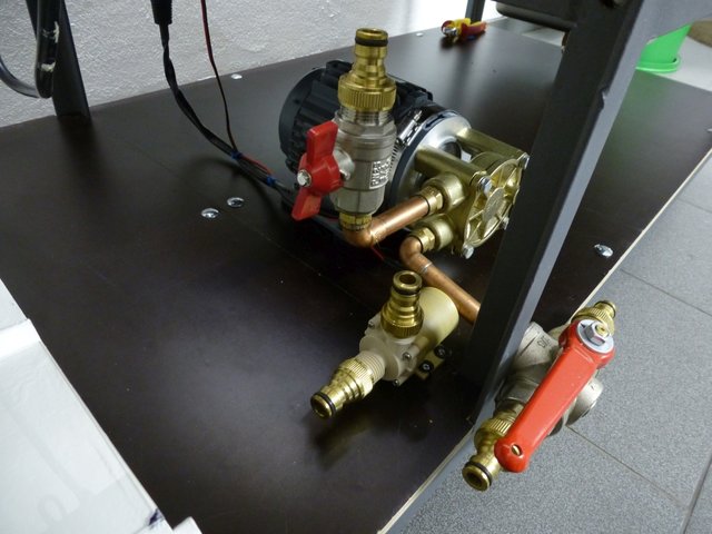 neue 12V Nachgusspumpe