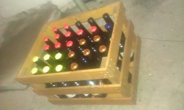 Format 27x33cl aus halbierten Dachlatten
