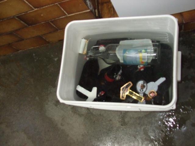 Zeit für leidiges Thema Nummer 1: <br />Flaschen waschen und &quot;neue&quot; Flaschen vom Etikett befreien...