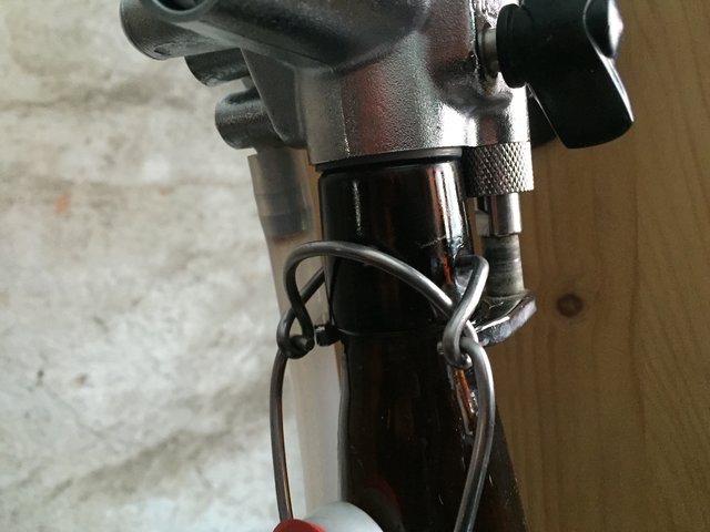 im Einsatz mit Bügelflasche