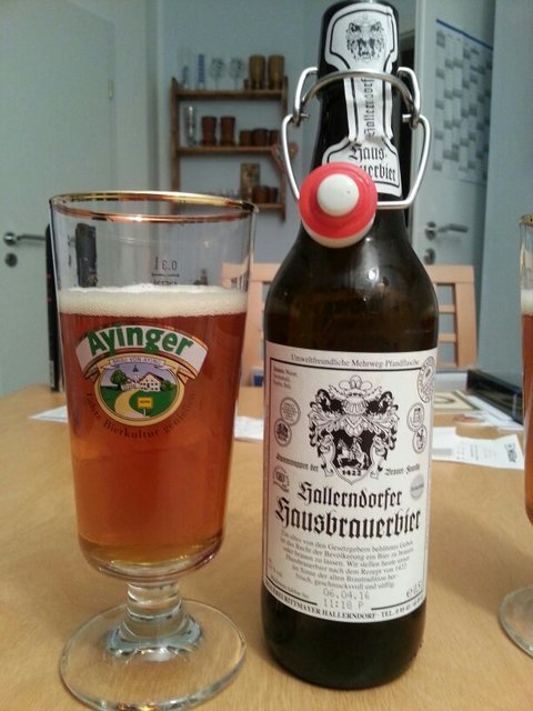 Karamell, brotig, Biskuit, getrocknete Aprikosen, leicht herb... sehr rund und süffig!