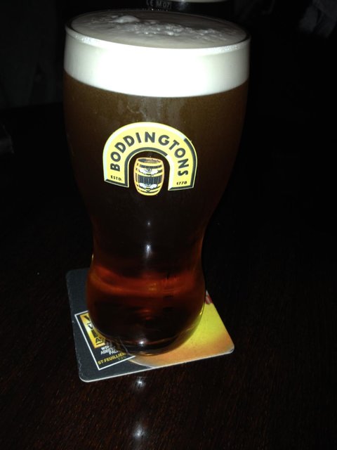 Boddingtons mit Kopf