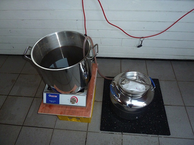 Nach 90min kochen + 30 min für den Whirlpool wurde dann in die Gärkanne ausgeschlagen