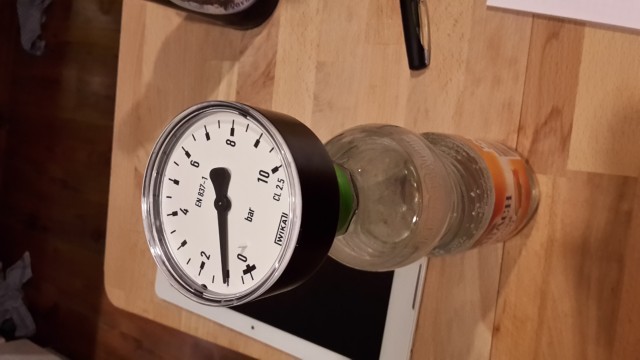 Flaschenmanometer für den 2.Sud gebaut