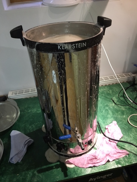 Übergekocht, trotz 10cm freiem Raum