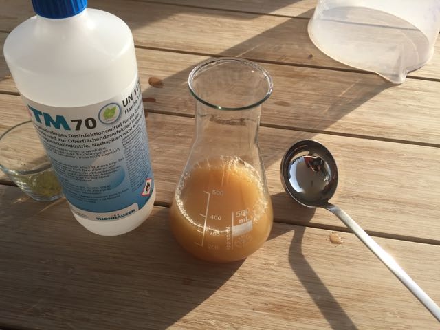 Hefe und sterilisierter Löffel für SVG entnahme ...