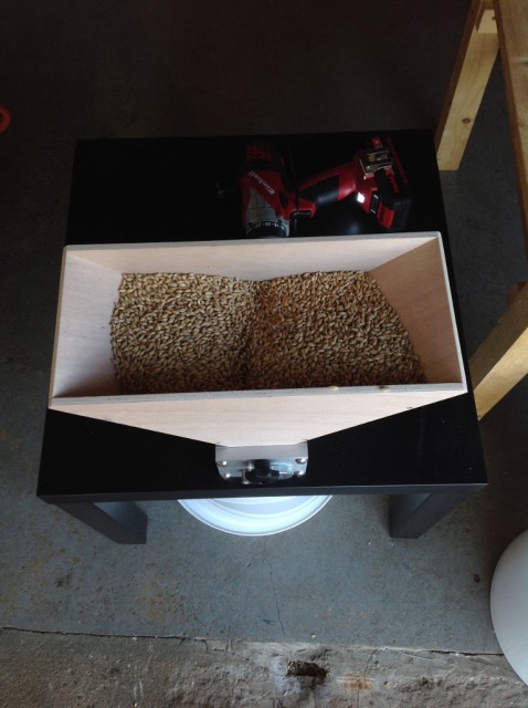 3-Schroten.JPG (698.43 KiB) 8990 mal betrachtet ...beim Schroten...