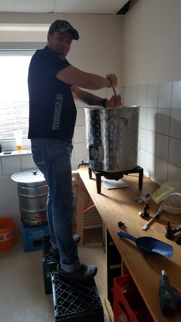 Ich bin da hinter der Kamera, brauen mit Kumpel.
