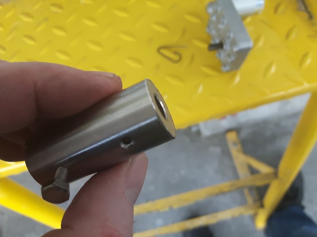 Hülse um von 8mm (Motor) auf 12mm des Rührwerks zu kommen