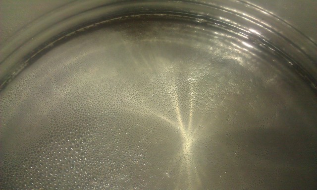 IMAG0126.jpg (1.25 MiB) 13517 mal betrachtet Hefe nimmt nach 2 Wochen endlich die Arbeit auf..