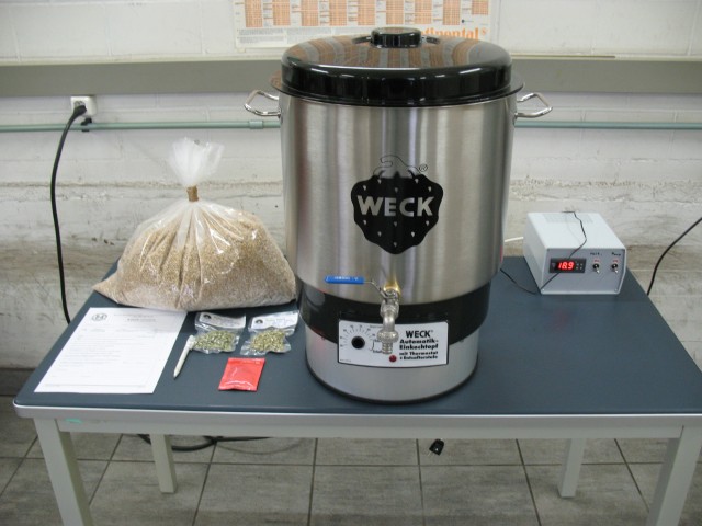 Braustift10001.JPG (1.35 MiB) 2420 mal betrachtet Der umgebaute Einkocher