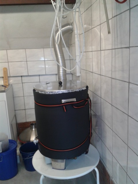 Abluftschlauch hinter dem Braumeister ist auch fertig
