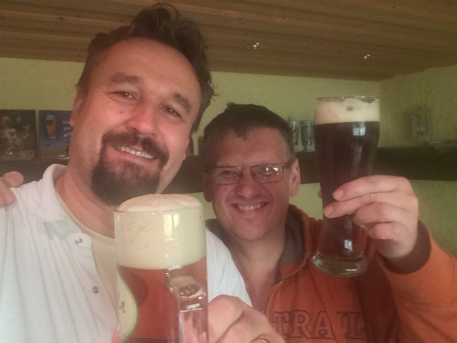 Ein Prösterchen auf den Brautag...Da liefen aber ein paar Lliter mehr durch unsere durstigen Kehlen!