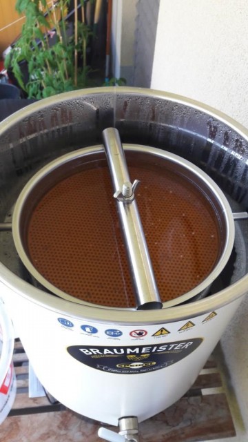 Schön klar bei 78°C, Maischen fast abgeschlossen