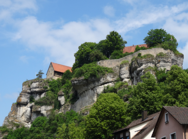 02 Burg Pottenstein.PNG