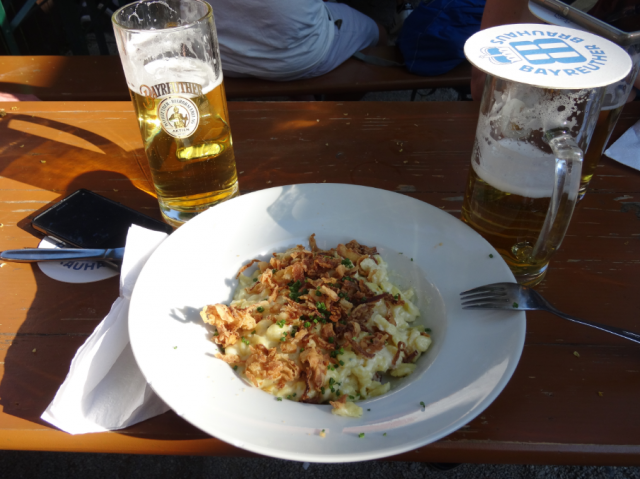 05 Biergarten Herzogkeller.PNG