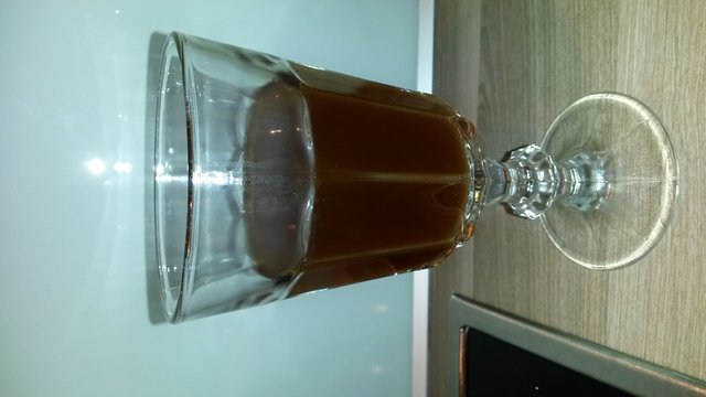 so sah das Bier nach dem Hopfenseihen aus