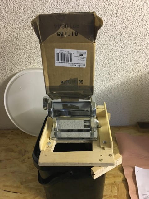 Die &quot;Spielzeug-Quetsche&quot; versieht weiterhin tadellos ihren Dienst - Ätsch ;-)