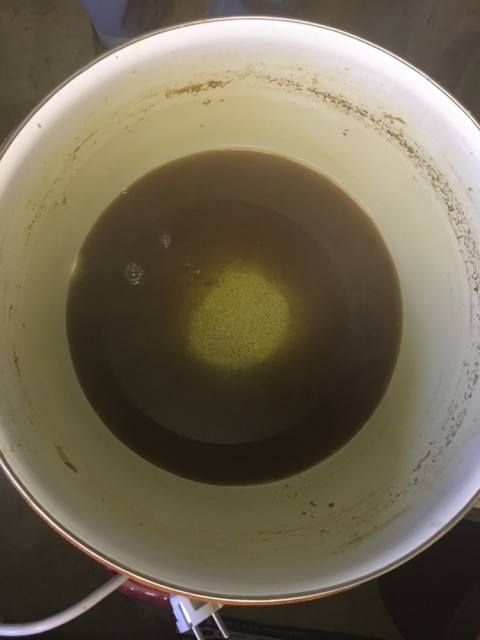 Der Trubkegel ist mir nach der Aufnahme völlig auseinandergefallen. Das nächste Mal versuche ich es mit einem Tortenring.