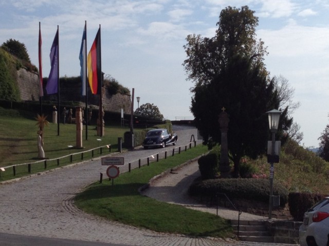 Barockengel vor Festung