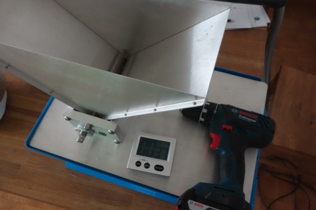 2.5 Kg in 37 Sekunden durch, mehr passt leider nicht in den Trichter