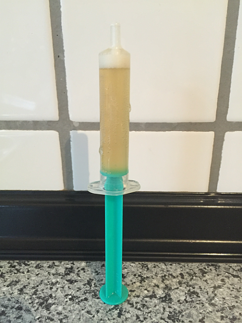 sprigaer_haupt.png (545.36 KiB) 21519 mal betrachtet Hauptgärung in der Spritze zur Bestimmung des Endvergärungsgrades - nach 24h