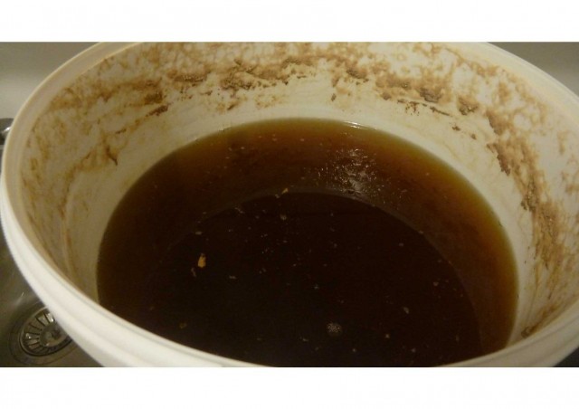 Beim nächten Sud, ein Weizen ebenfalls mit Citra, alles wieder gut, wurde aber auch im Plastikeimer vergoren.