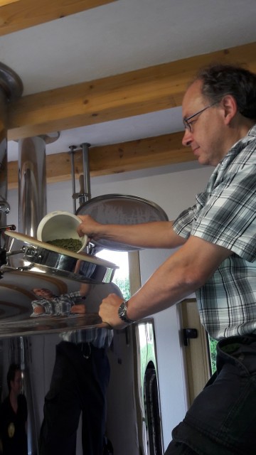 14. Erste Hopfengabe - 600g Northern Brewer.jpg (265.89 KiB) 2825 mal betrachtet Erste Hopfengabe - 600g Northern Brewer