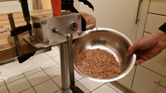 Meine Neue - Kurbel links vorne auf fixer Rolle