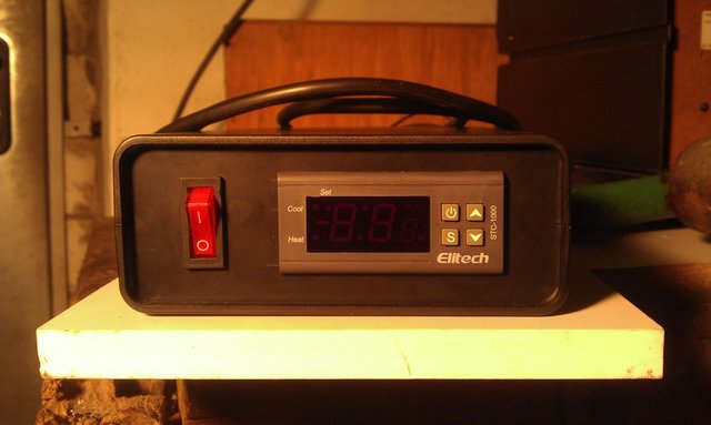 STC_1000_front.jpg