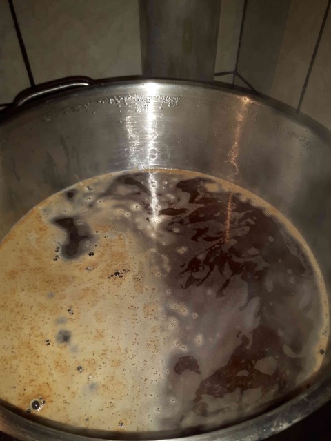 beim Hopfenkochen