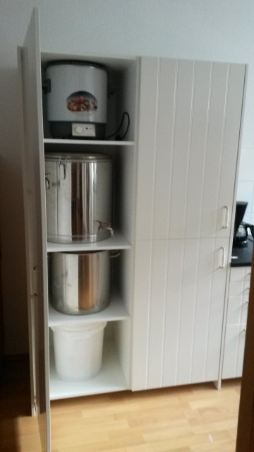 Brauschrank offen.jpg