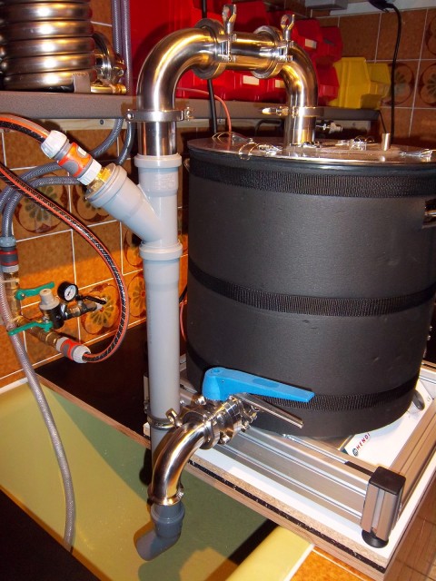 Dampfkondensator.JPG (1.51 MiB) 34841 mal betrachtet Dampfkondensator