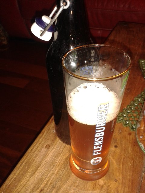 Feierabend mit einem Märzen...ist zwar erst 2 Wochen in der Kaltlagerung, aber wie immer konnte ich nicht warten... voll lecker!!!