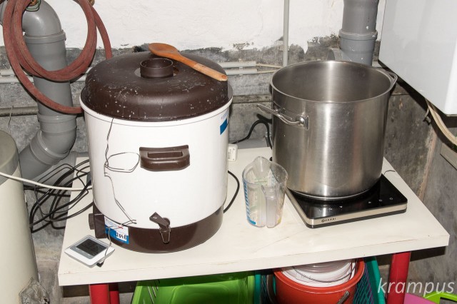 Glühweinkocher mit Induktionsplatte Hendi 2000