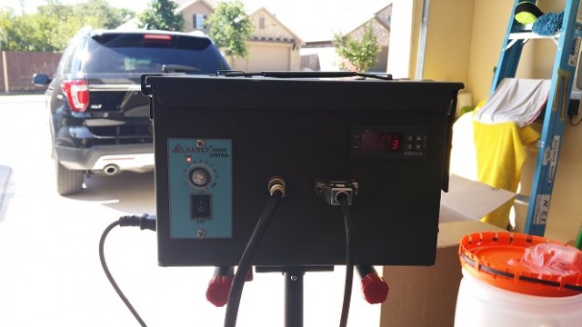 Steuerbox. Speed control und Temperatur