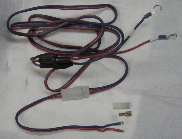 Kabel mit Gegenstecker.JPG