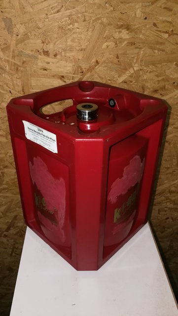 Keggy 12,5 Liter mit integrierter CO2 Flasche im PU-Schaummantel