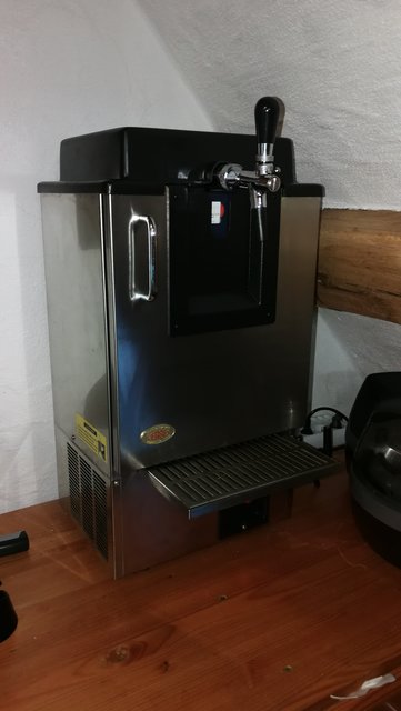 Männer Kaffemaschiene bzw. Kühlung für das Feierabendbierchen.